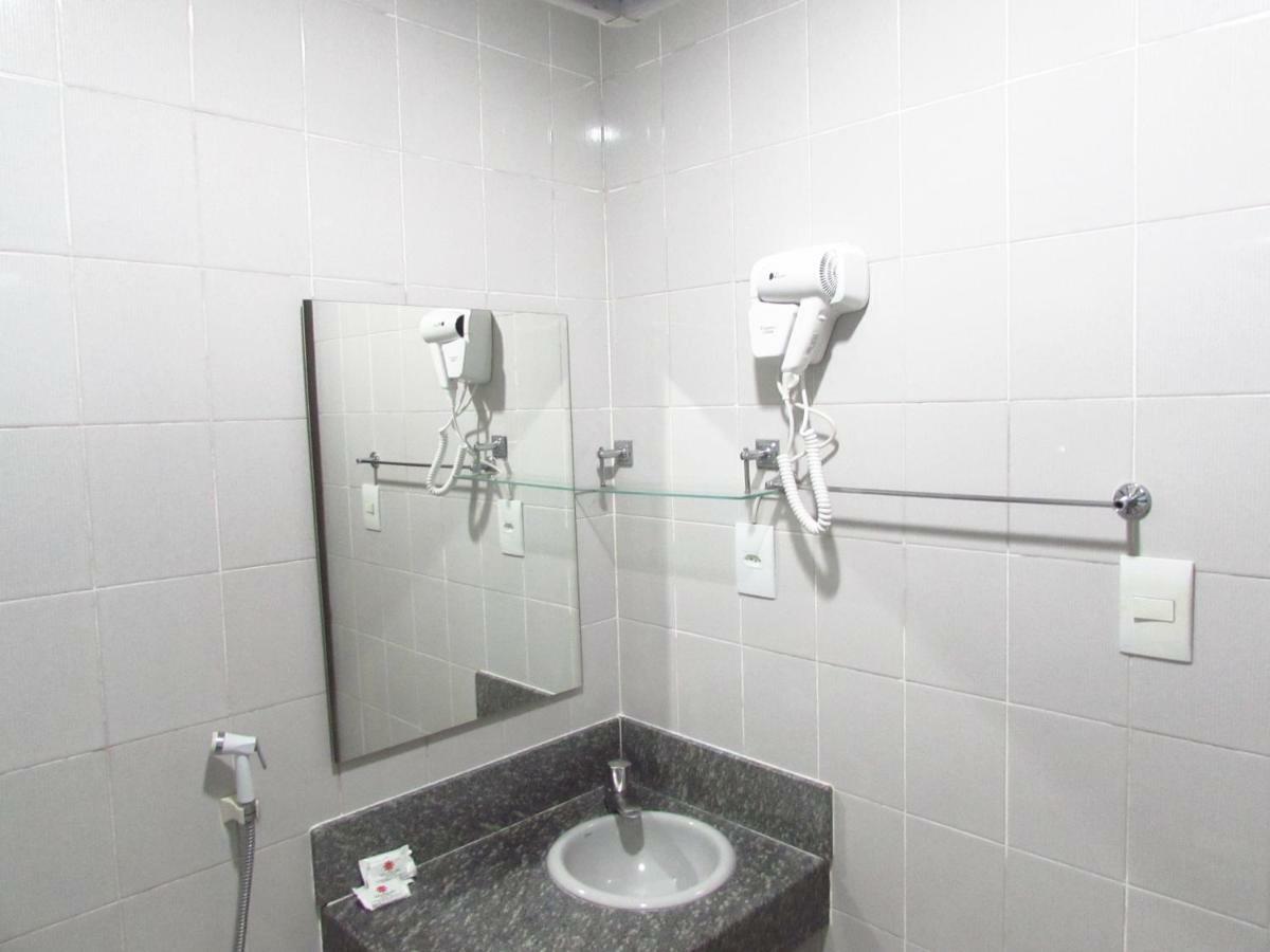 Thanharu Praia Hotel Anchieta  Zimmer foto